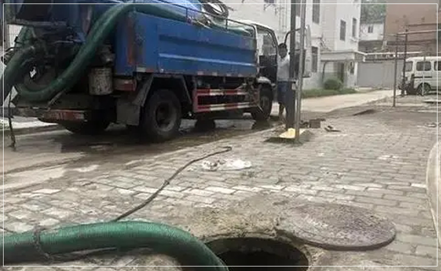 雨城区化粪池抽粪吸粪案例